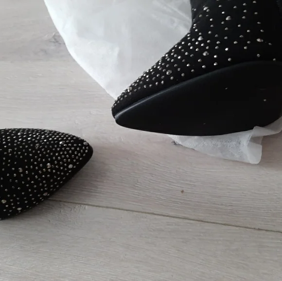 Booties - Picture 5 of 7